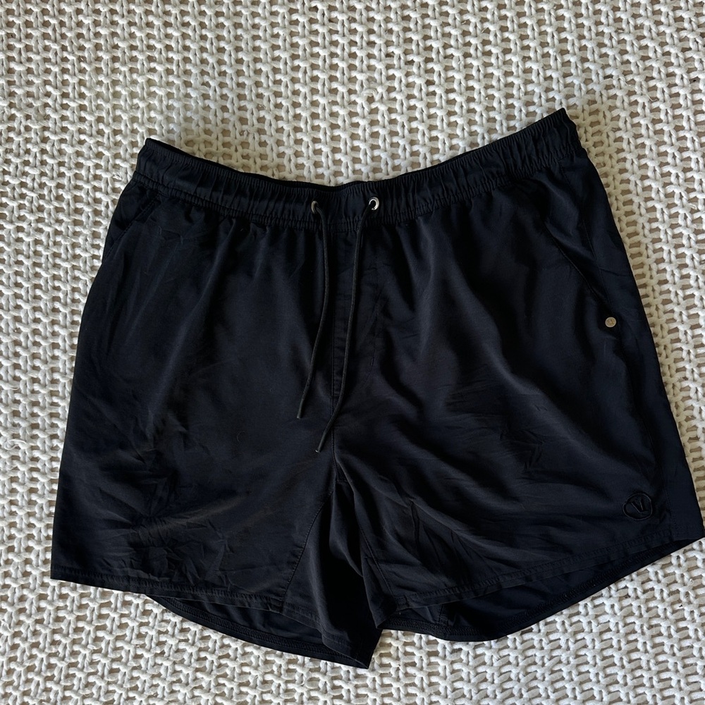 Vuori Shorts 5”